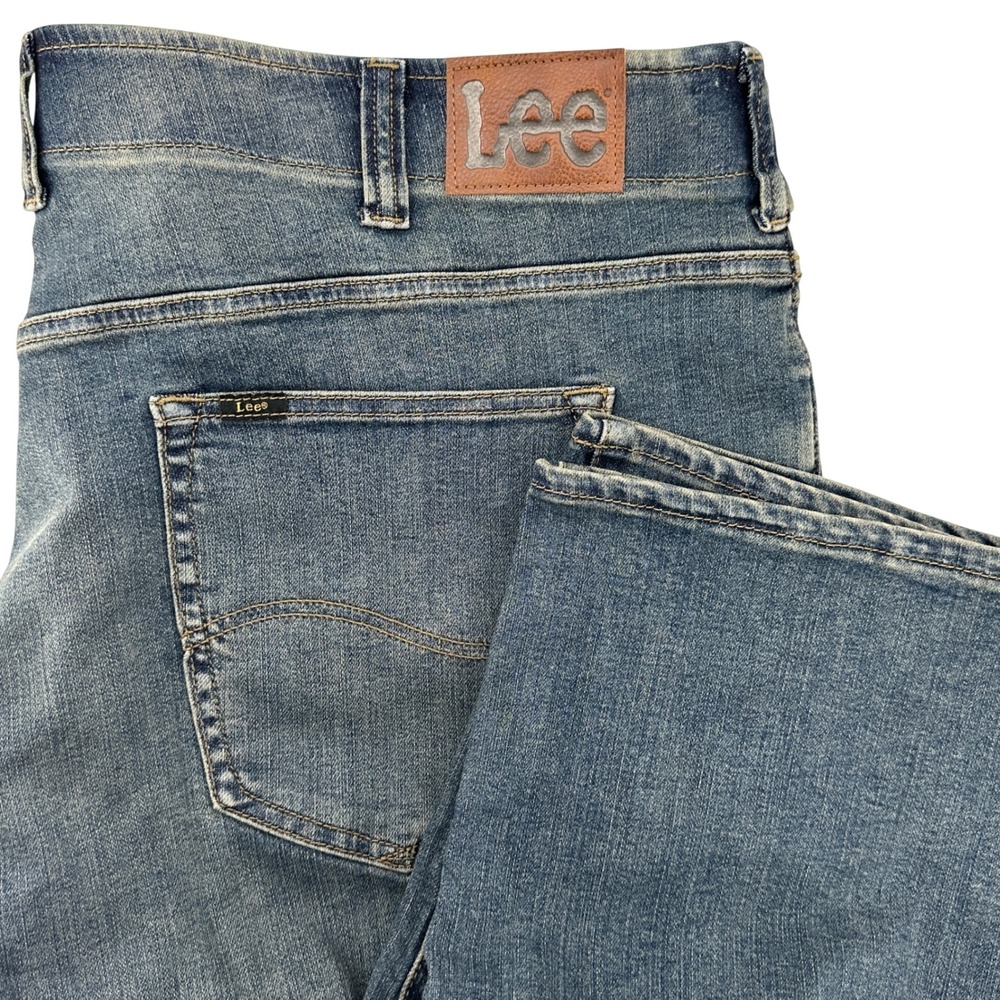 Lee Maverick Relaxed Straight Fit Extreme Motion MVP Men Jeans 50x30 Blue NEW